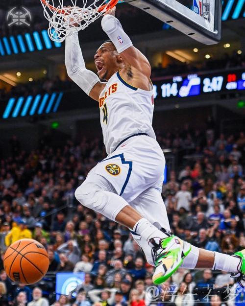 威少外线手感火热 三分精准命中