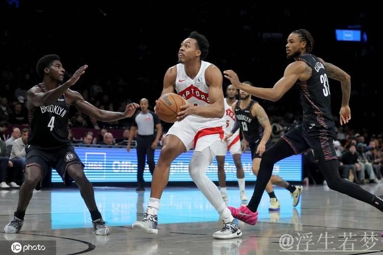 克拉克斯顿22+11难救主，巴恩斯砍15分助猛龙大胜篮网吞五连败